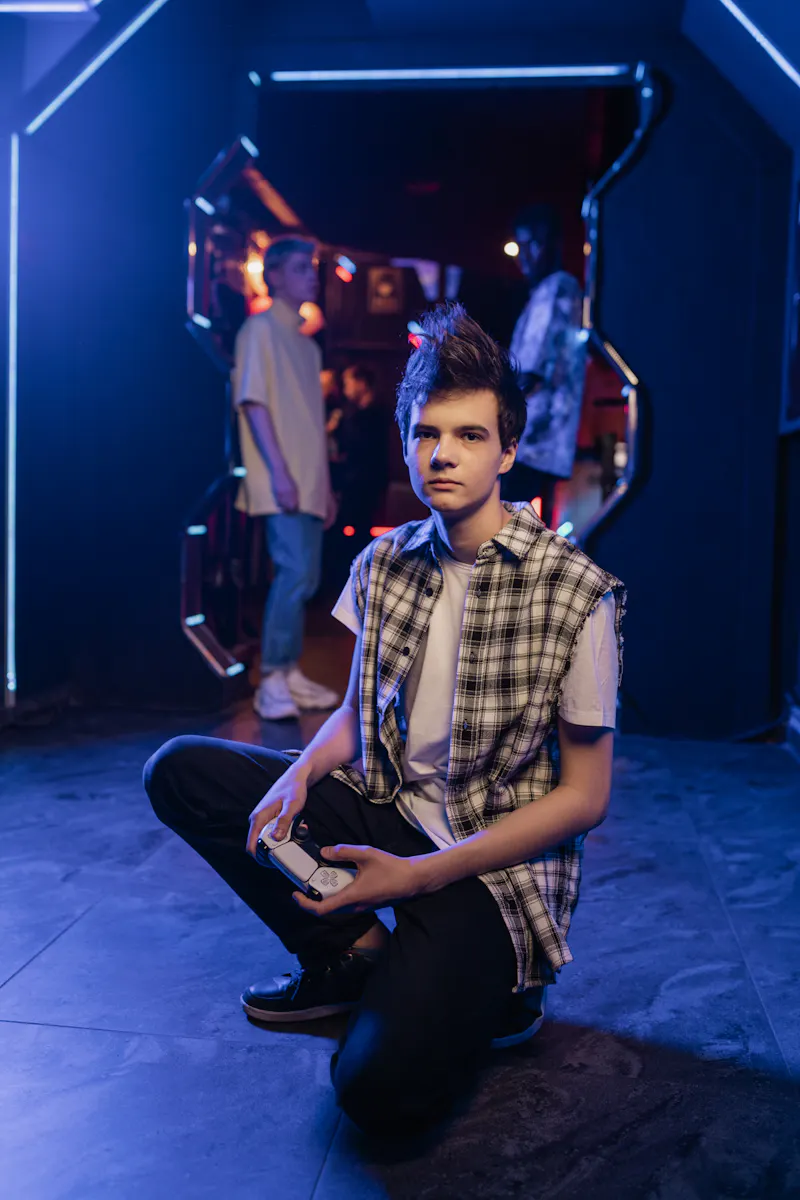 Esports team strategizing together before match